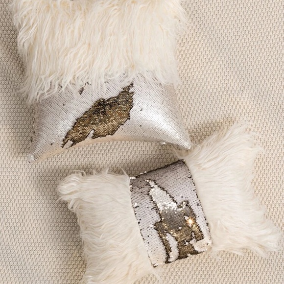 🆕 Set of 2 White Fur and Sequin Decorative Pillow Covers - Picture 4 of 6